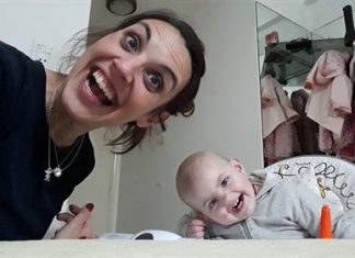 Vídeo: Una madre y su bebé mantienen una conversación de lo más cómica