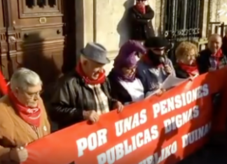 Olentzero y Mari Domingi en las reivindicaciones de los pensionistas en Bilbao
