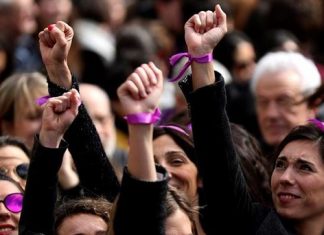 El Movimiento Feminista de Euskal Herria llama a la huelga de «cuidados, empleo, pensionistas, estudiantes y de consumo» el 8M
