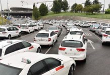 Euskadi creará una nueva normativa que permita la convivencia de los taxistas y las VTC