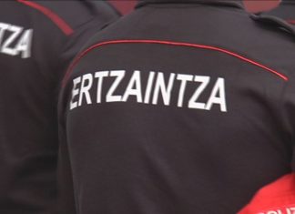 Suspendido de empleo un ertzaina detenido en Iurreta por agresión sexual
