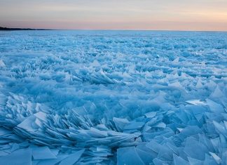 El deshielo del lago Michigan ofrece un paisaje espectacular
