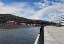 El Ayuntamiento de Bilbao abre para los peatones el paseo de Ribera provisional ejecutado en la Margen Derecha