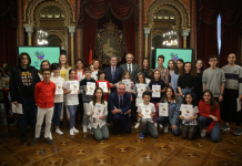 El Ayuntamiento de Bilbao entrega los premios de la XXXI edición del Concurso Infantil de Cuentos en Euskera Rafael Mikoleta
