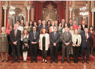 El Ayuntamiento de Bilbao entrega las ‘Medallas de la Villa’ en homenaje a los concejales salientes