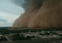 Un dron capta una impresionante tormenta de arena en Texas