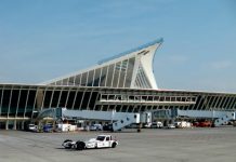 Los trabajadores del Aeropuerto de Loiu vuelven a la huelga este domingo