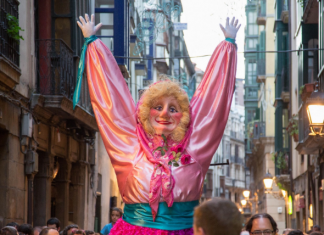 El Centro Municipal de Abando acoge los 20 trabajos finalistas en el concurso de carteles de Aste Nagusia 2019