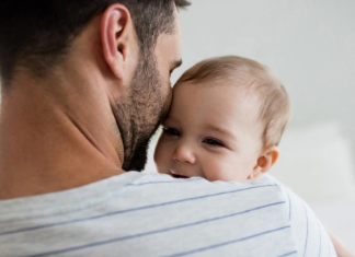 El decreto de paternidad de 16 semanas se aprobará en octubre en Euskadi