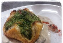 HOJALDRE CON ESPINACAS Y CREMA DE CHAMPIS. ERRENTERIAKO BATZOKIA