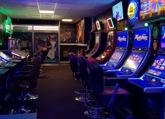 La Ertzaintza identifica a 10 menores en controles de locales de juegos y apuestas en Bizkaia