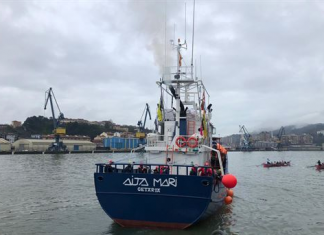 El buque de rescate Aita Mari se dirige hacia el Mediterráneo central