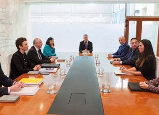 Las competencias pendientes se transferirán a Euskadi en cuatro bloques