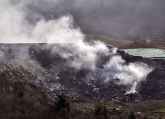 Extinguidos los principales focos del incendio del vertedero de Zaldibar