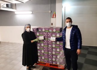 Anaitasuna y Kaiku donan parte del patrocinio anual a las Hermanitas de los Pobres de Pamplona