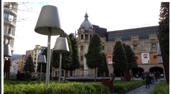 Azkuna Zentroa, Centro de Sociedad y Cultura Contemporánea del Ayuntamiento de Bilbao, comparte una programación especial del festival Gutun Zuria a través de #AzEtxean