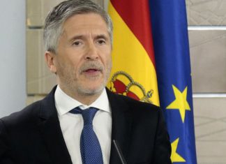 Fernando Grande-Marlaska cesa al número tres de la Guardia Civil