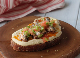 Hummus, Conservas Serrats te muestra esta opción ideal para comer legumbres en verano