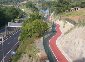 La Diputación Foral de Bizkaia pone hoy en servicio el bidegorri que une Santurtzi con La Arena