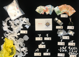 La Policía Municipal de Bilbao detiene a un hombre en Abando por tráfico de drogas