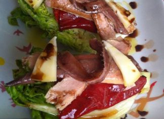 Txalupas del Cantábrico con anchoas y ventresca de atún. Receta suministrada por Conservas Serrats