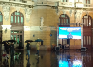 El Ayuntamiento de Bilbao se adhiere un año más a la iniciativa “Ciudades contra la pena de muerte” con una iluminación especial del Teatro Arriaga