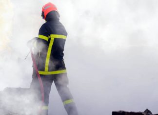 Un hombre herido por un incendio en una vivienda de Ermua