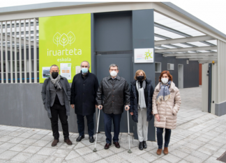 El alcalde de Bilbao visita la nueva haurreskola municipal Iruarteta en Miribilla