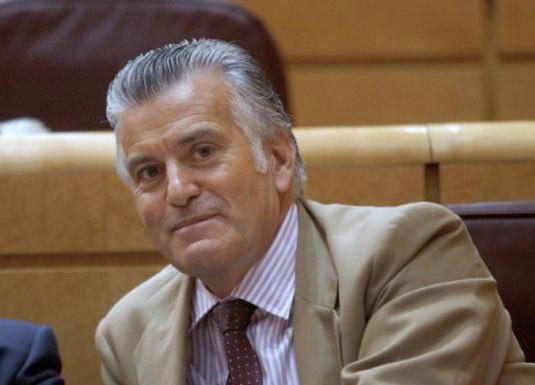Bárcenas confiesa que guardaba una copia de la contabilidad en B que destruyó Rajoy