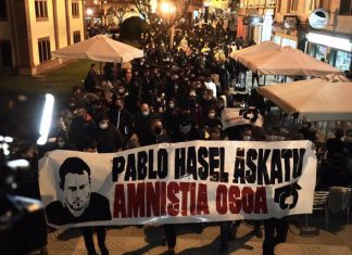 Barakaldo se llenó ayer de cientos de manifestantes pidiendo la liberación de Pablo Hasel