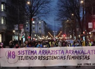 Miles de personas acudieron ayer a la manifestación convocada por el Movimiento Feminista en Bilbao