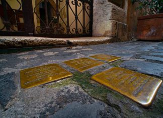 El Ayuntamiento de Barakaldo homenajeará a las víctimas del Holocausto con adoquines conmemorativos