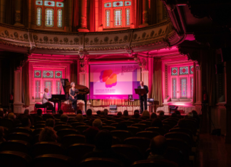 Bilbaopoesía, organizado por el Ayuntamiento de Bilbao, agota las entradas online de los conciertos de Nacho Vegas e Izaro