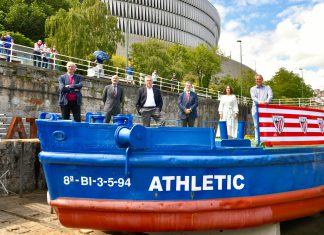 La gabarra del Athletic supera la prueba de flotabilidad