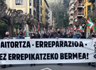 Cientos de personas convocadas por Sortu denuncian que “la tortura ha sido sistemática en Euskal Herria”