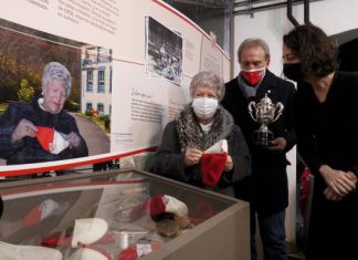 La Encartada expone la txapela original confeccionada para la final de la Copa de 1958