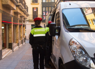 La Policía Municipal de Bilbao pone en marcha una campaña para vigilar el adecuado transporte de mercancías
