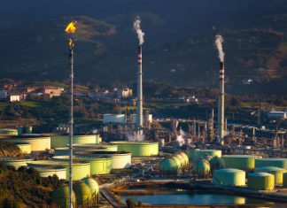 Petronor confirma que mandará a 354 trabajadores al ERTE