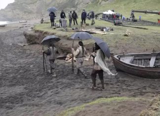 La playa de Azkorri (Getxo) está siendo escenario de grabación de la serie «Sin límites»