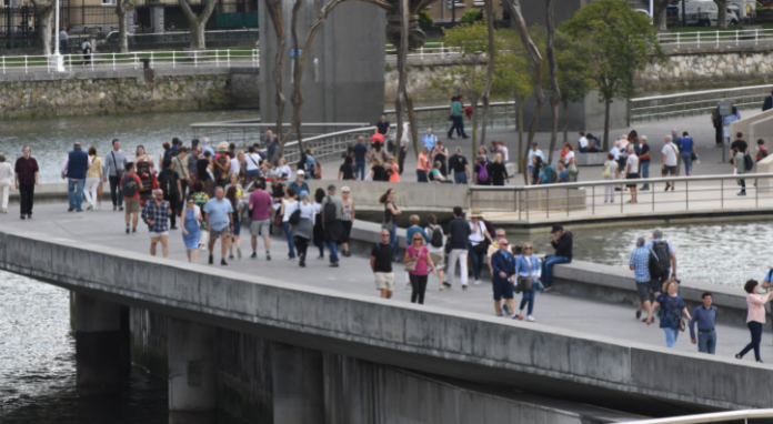 La ciudadanía de Bilbao valora de forma positiva la gestión del Ayuntamiento y sus proyectos y se muestra satisfecha de la Villa como lugar para vivir