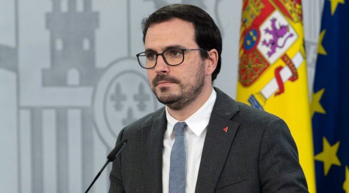 Los ganaderos se rebelan contra Garzón por incitar a que se coma menos carne