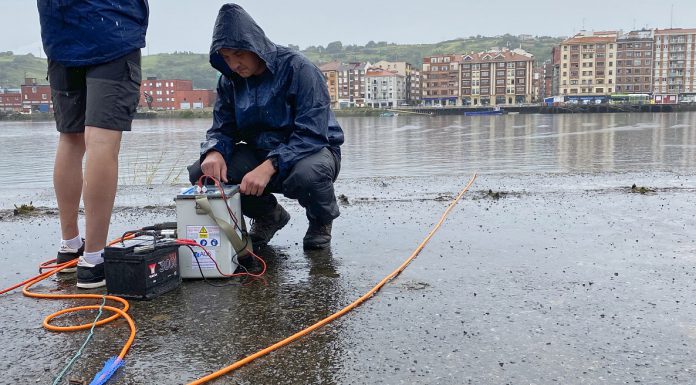 Así estudia la Diputación de Bizkaia el subsuelo de la Ría para definir la mejor ubicación del puente móvil entre Erandio y Barakaldo