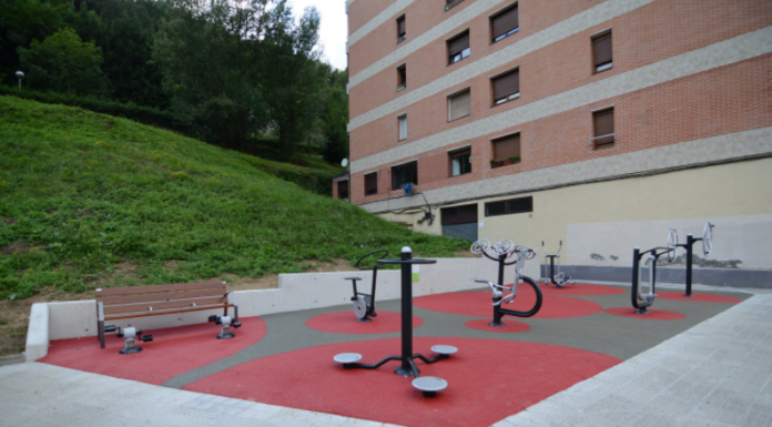 El Ayuntamiento de Bilbao continúa la mejora urbanística en Zamakola con la apertura de una nueva área biosaludable