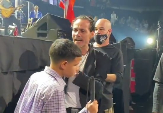 Buen gesto de Marc Anthony en su último concierto
