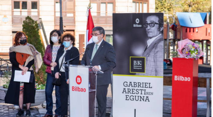 El Ayuntamiento de Bilbao rinde homenaje a Gabriel Aresti en su día institucional