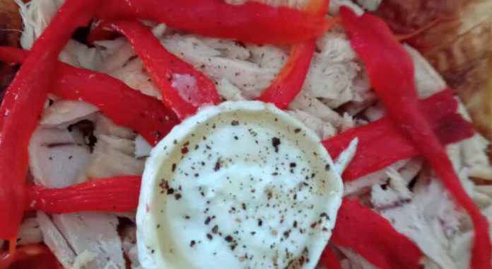 Hojaldre de bonito con rulo de cabra, receta facilitada por Conservas Serrats
