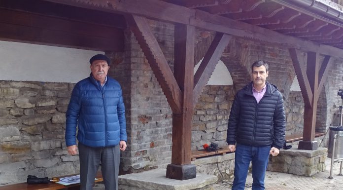 La Diputación de Bizkaia y Ayuntamiento de Zaldibar completan la restauración de la única marquesina de Bizkaibus catalogada como bien cultural
