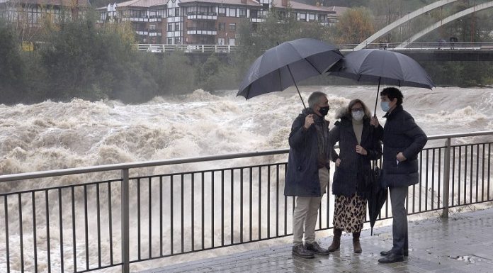 La Diputación Foral de Bizkaia ha realizado alrededor de un centenar de intervenciones desde medianoche por el temporal de lluvia