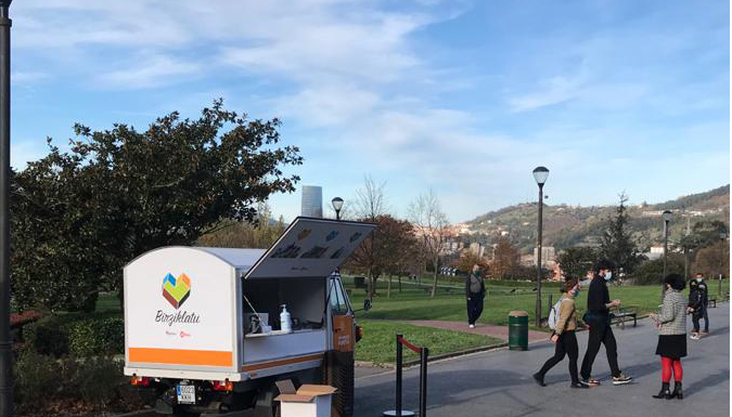 El Ayuntamiento de Bilbao vuelve a poner en marcha la campaña ‘¡Recicla! Móntate en el carro del reciclaje’