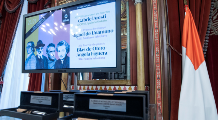 El Ayuntamiento de Bilbao entrega sus premios anuales de Poesía Blas de Otero- Ángela Figuera, de Ensayo Miguel de Unamuno y de Cuentos de Gabriel Aresti